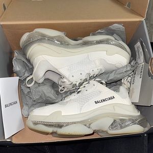 WOMEN'S BALENCIAGA TRIPLE S SNEAKER CLEAR SOLE IN WHITE